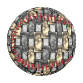 灰色と金色の染み、長方形の破片を彫った 野球ボール (正面左)