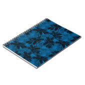 灰色と青の花のパターン。 ノートブック (左側)