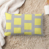 灰色と黄色のプリント ランバークッション (ブランケット)