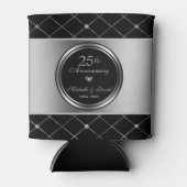 灰色と黒の幾何学模様 – 25周年記念 缶クーラー (正面)