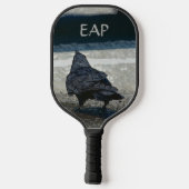 灰色と黒の色合いのアーバンカラス ピックルボールラケット (裏面)