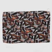 灰色に風変わり刻まれたサンゴの組織に赤く染まった ゴルフタオル (横)