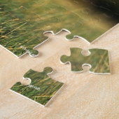 灰色のアラブ人が秋に立つ背景 ジグソーパズル (側面)