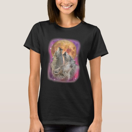 灰色のオオカミが月に吠えるギャラクシー空のオオカミ Tシャツ (正面)