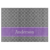 灰色のクローバーの紫色のパーソナライズ カッティングボード (正面)