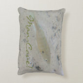 灰色のグリーンフィッシュ アクセントクッション (裏面(縦))