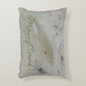 灰色のグリーンフィッシュ アクセントクッション (正面(垂直))