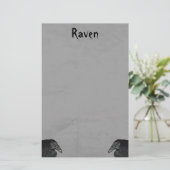 灰色のゴシック様式の黒いカラスイラスト2つ 便箋 (スタンド正面)