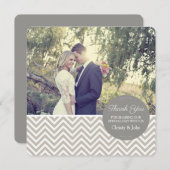 灰色のシェブロンの結婚式のサンキューカード サンキューカード (正面/裏面)