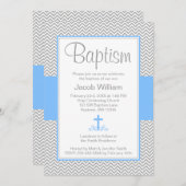 灰色のシェブロンの青い十字の男の子の洗礼の《キリスト教》洗礼式や命名式 招待状 (正面/裏面)