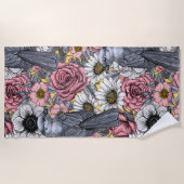 灰色のジェイと花 ビーチタオル (正面)