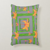 灰色のジオ・フラワル アクセントクッション (正面(垂直))