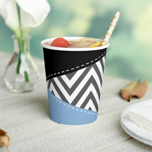 灰色のジグザグ、灰色のシェブロン、ジグザグのパターン、青 紙コップ (インサイチュ)