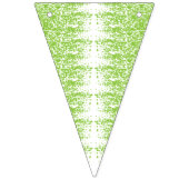 灰色のセーターと眼鏡を着た女性が座っている バンティングフラッグ (第3の旗)