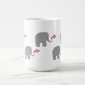 灰色のゾウに光る赤いハート コーヒーマグカップ (中央)