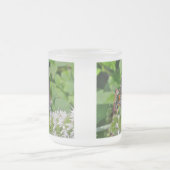 灰色のヘアストリークバタフライ フロストグラスマグカップ (中央)