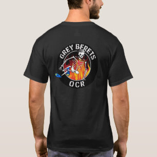 灰色のベレー帽の友人の暗闇のTシャツ Tシャツ
