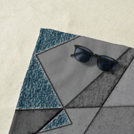 灰色の三角形の切り出しで粗い濃い青の部分 ビーチタオル