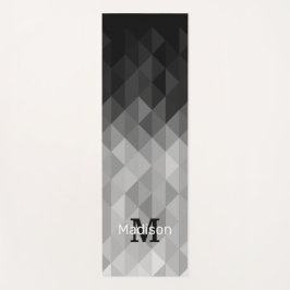 灰色の三角形の幾何学的な正方形パターンモノグラム ヨガマット