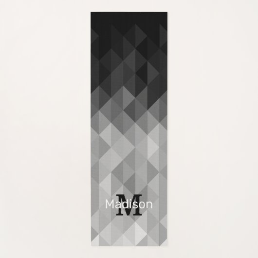 灰色の三角形の幾何学的な正方形パターンモノグラム ヨガマット (正面)