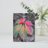 灰色の中の輝き – 秋の葉 ポストカード (スタンド正面)