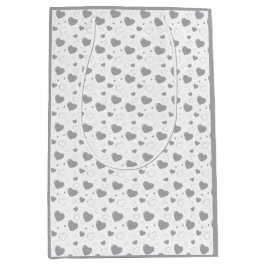 灰色の光沢のあるハートかわいいロマンチックなパターン ミディアムペーパーバッグ