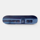 灰色の列車 スケートボード (横)