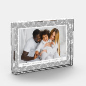 灰色の北欧エレガントのスノーフレークのパターンのクリスマス フォトブロック (左)