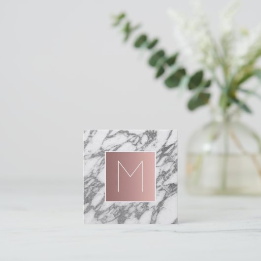灰色の大理石のモノグラムバラ金ゴールド スクエア名刺 (スタンド正面)