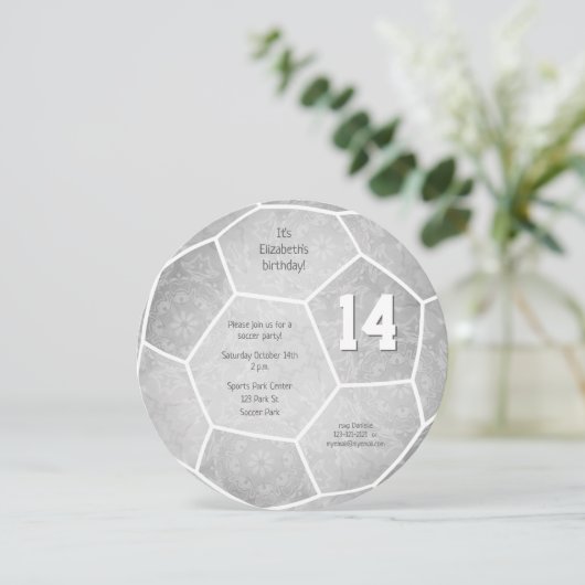 灰色の女の子のサッカーをテーマにした誕生日パーティー 案内状 (スタンド正面)