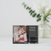 灰色の小型Compカードの陰 名刺 (スタンド正面)