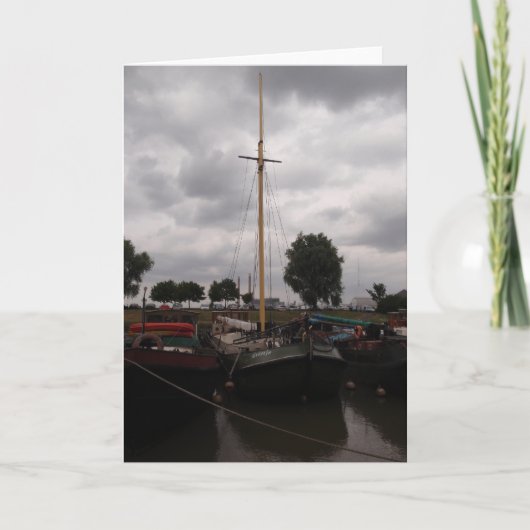 灰色の日に帆船を降ろす カード (正面)