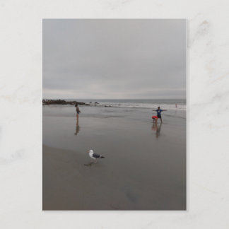 灰色の日のビーチ ポストカード