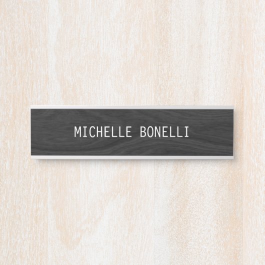 灰色の木材デザイン背景の読み取り可モダン サインプレート (正面)