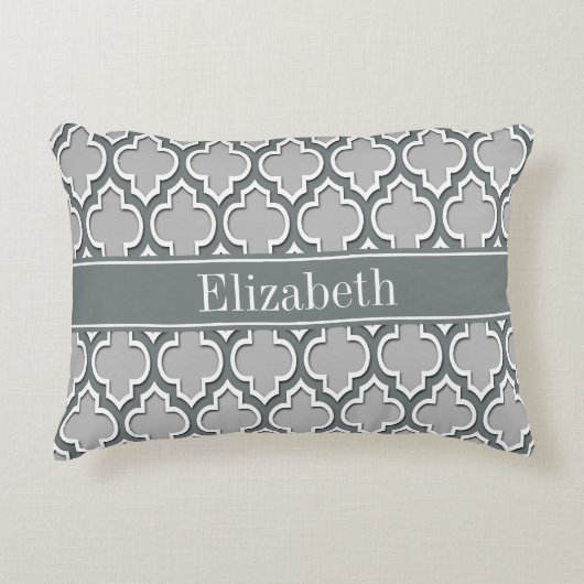 灰色の木炭モロッコ#5DS木炭の名前モノグラム アクセントクッション (正面)
