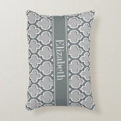 灰色の木炭モロッコ#5DS木炭の名前モノグラム アクセントクッション (正面(垂直))