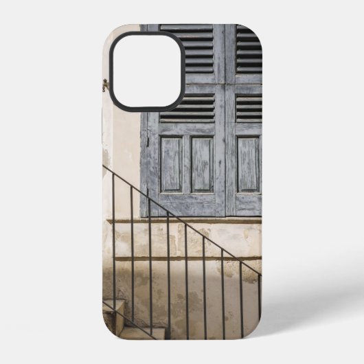 灰色の木製の窓 iPhoneケース (裏面)