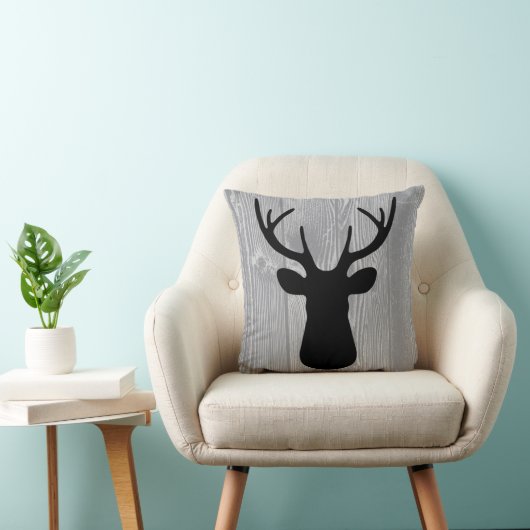 灰色の木製の黒いシカの枕 クッション (椅子)