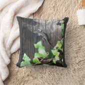 灰色の枕にツタの灰色のトカゲ クッション (ブランケット)