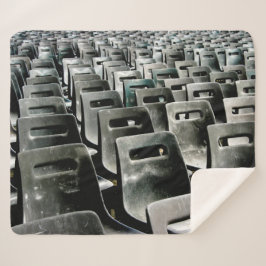 灰色の椅子の海 シェルパブランケット