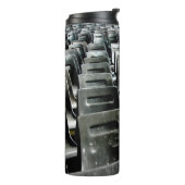 灰色の椅子の海 タンブラー (回転左)