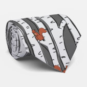 灰色の樺の木の木のリス、necの下のどんぐり ネクタイ (ロール)