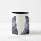 灰色の猫の黄色い目 マグカップ (中央)