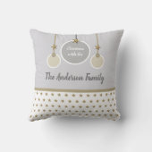 灰色の白と金ゴールドの星と名前クリスマス クッション (裏面)