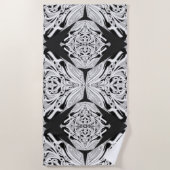 灰色の白黒の蝶の翼のある抽象芸術 ビーチタオル (正面)