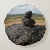 灰色の積み上げ石 ラウンドクッション (裏面)