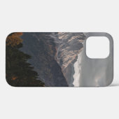 灰色の空の下の山の木々 Case-Mate iPhoneケース (裏面 (横))