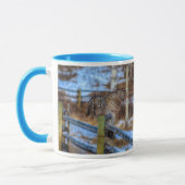 灰色の素晴らしフクロウと雪野生動物のラプターを修復 マグカップ (左)