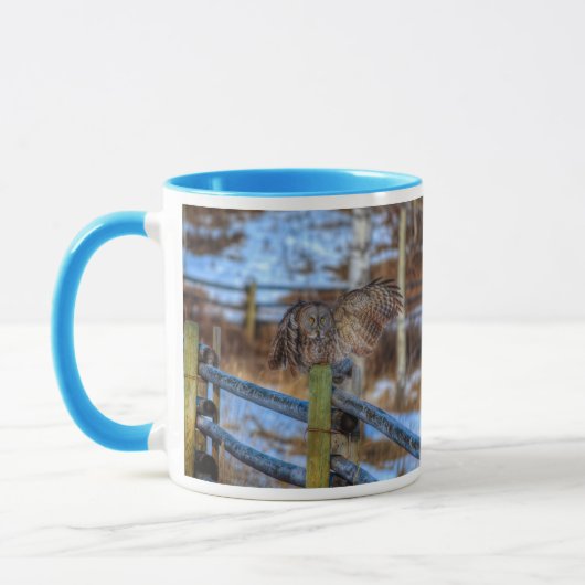 灰色の素晴らしフクロウと雪野生動物のラプターを修復 マグカップ (左)