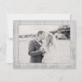 灰色の素朴木目冬の結婚式ありがとう 招待状 (裏面)